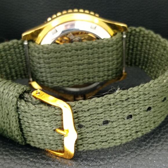 Vintage 1983 Seiko Diver Automatic Mens Gold Watch W/daydate & Green accents - Picture 2 of 9